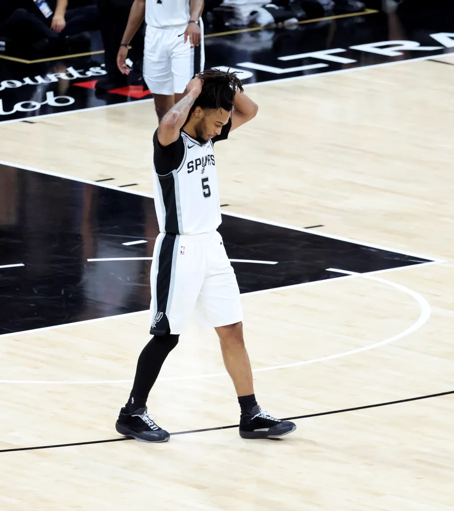 San Antonio Spurs guard Stephon Castle #5 reacts on the court during the 2nd half.
