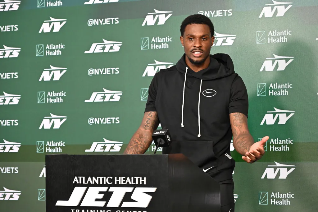 Nahshon Wright speaks to the media after practice at minicamp in Florham Park, N.J.