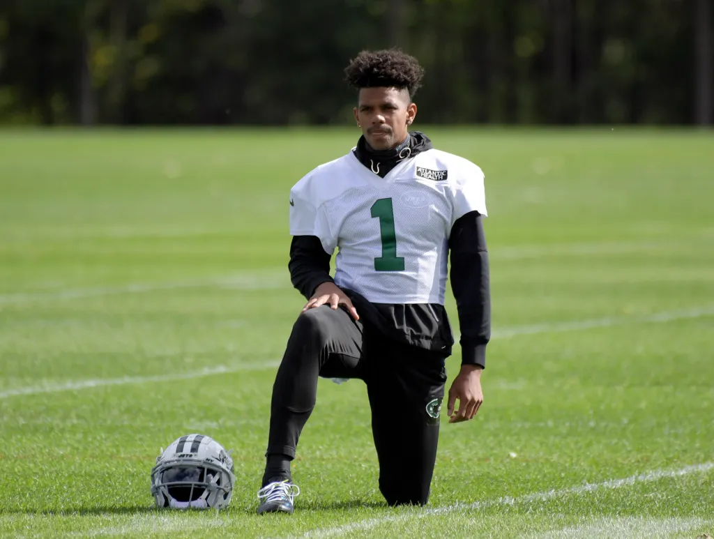 New York Jets wide receiver Terrelle Pryor (1) during practice in Florham Park, NJ. 