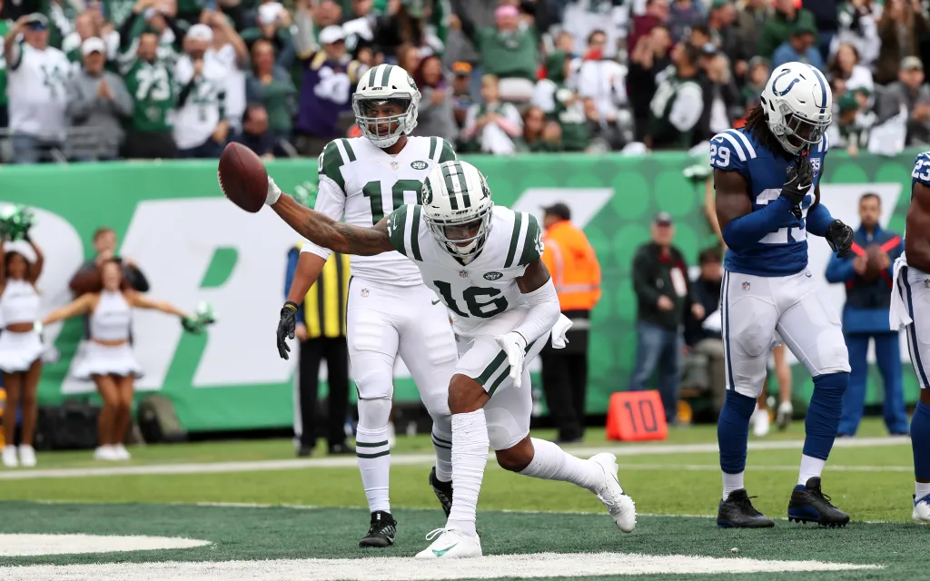 New York Jets wide receiver Terrelle Pryor #16 celebrates after catching a touchdown pass