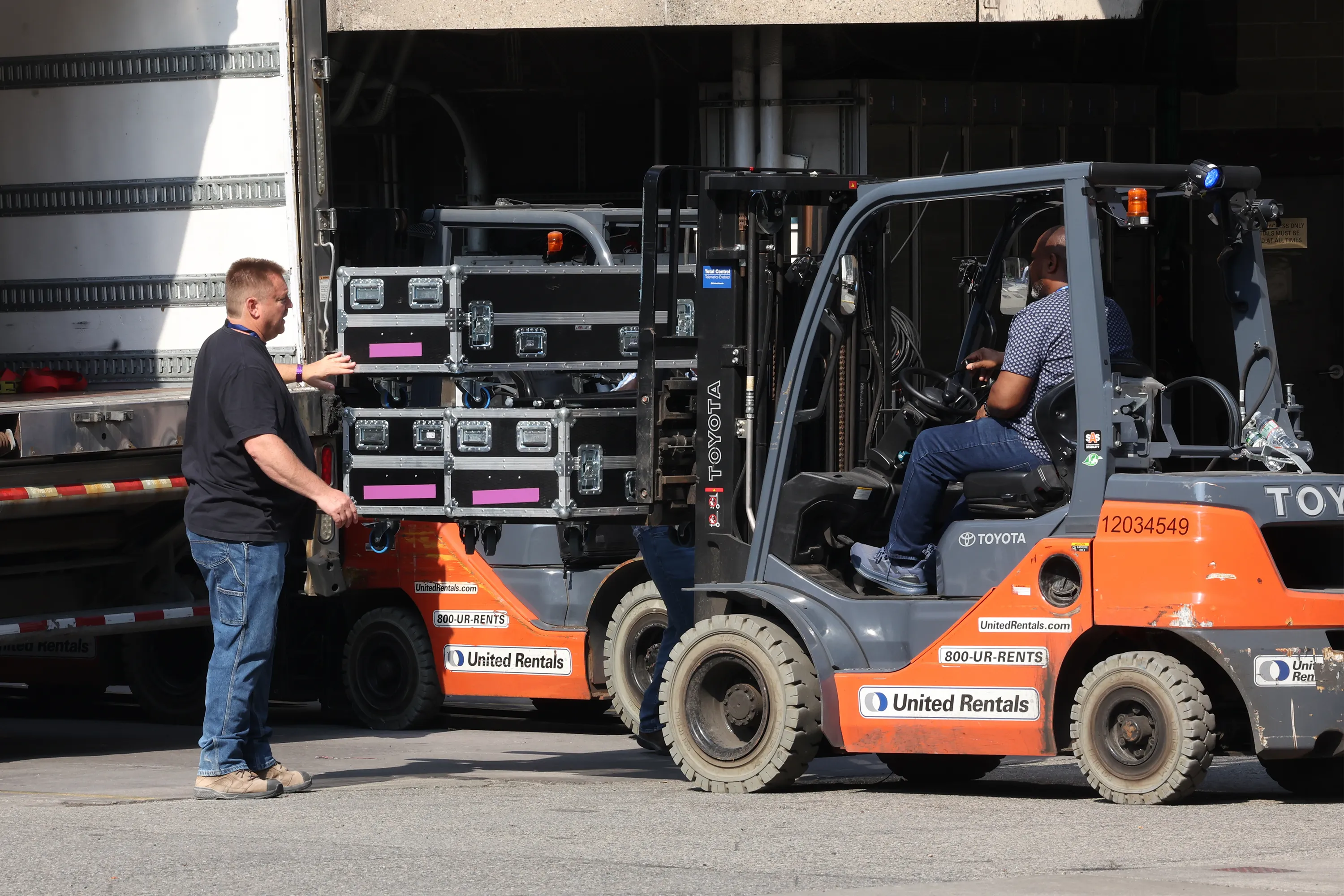 deliveries at MSG before taylor swift, travis kelce wedding