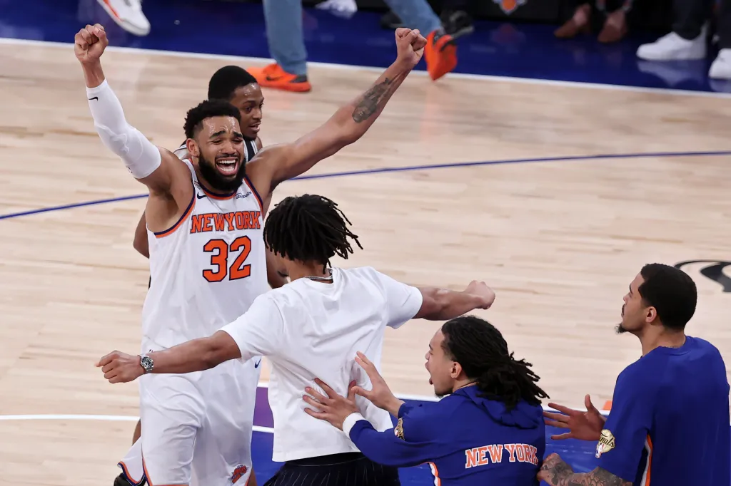 Karl-Anthony Towns played a crucial role late in the Knicks' win.