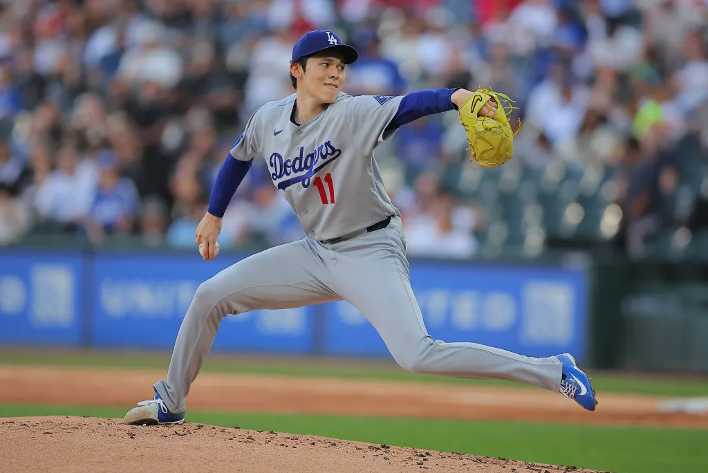 Roki Sasaki pitching for the Dodgers.