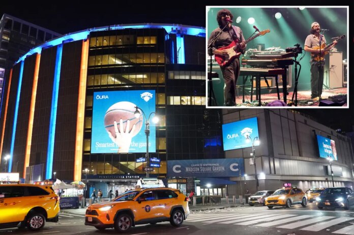 COMP-051625knicksfans47CS.jpg