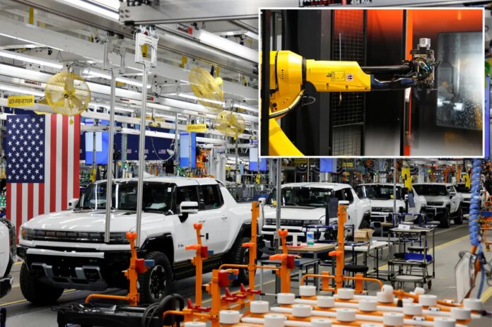 COMP-GM-ROBOTS-REPLACE-WORKERS.jpg