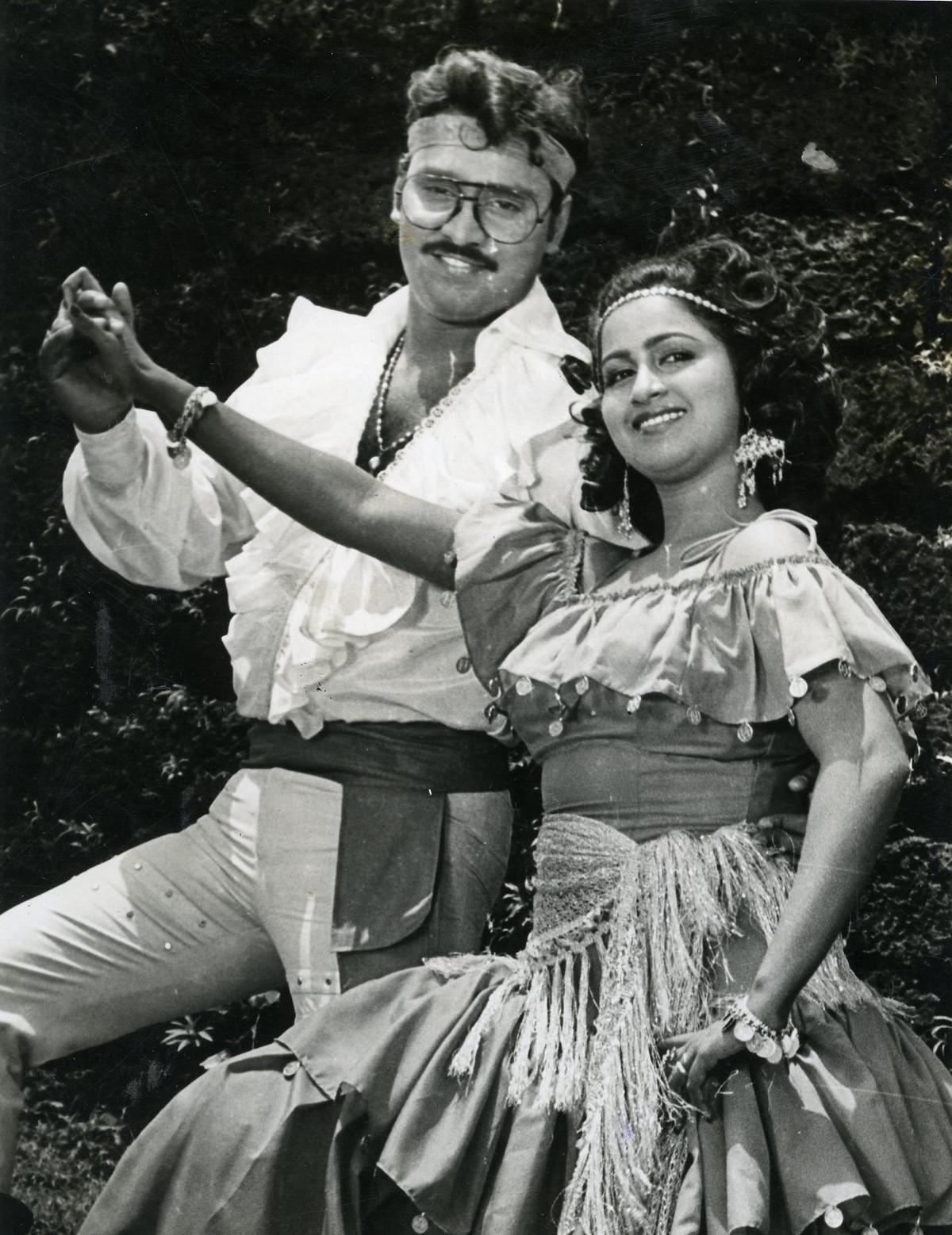 K. Bhagyaraj and Radhika in the film ‘Dhavani Kanavugal’