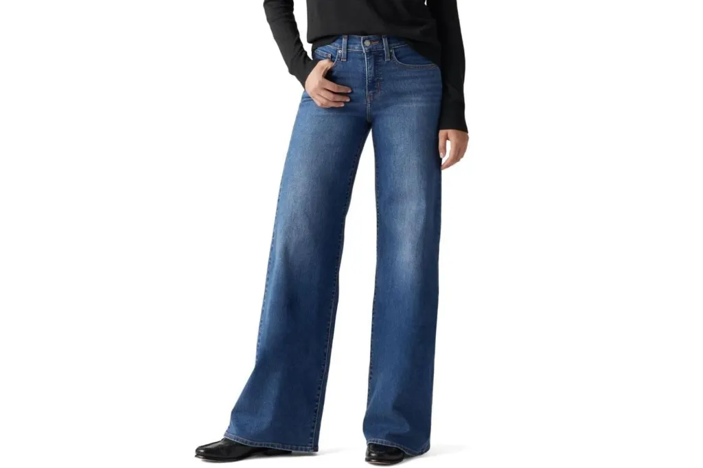 A model wearing wide-leg jeans