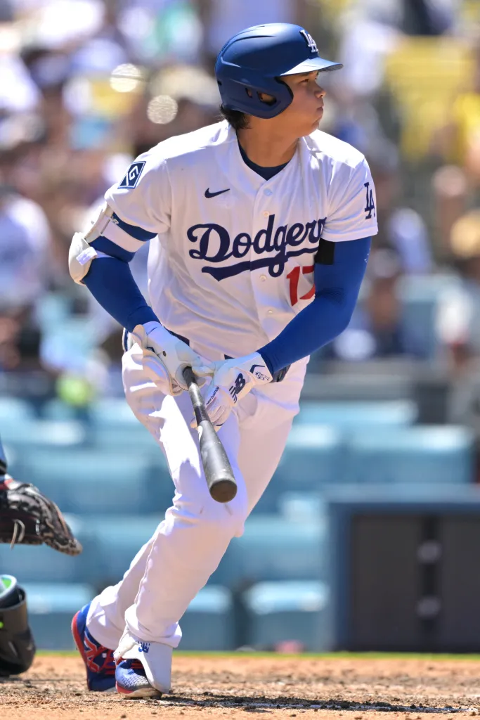 Dodgers baseball player Yoshinobu Yamamoto at bat.