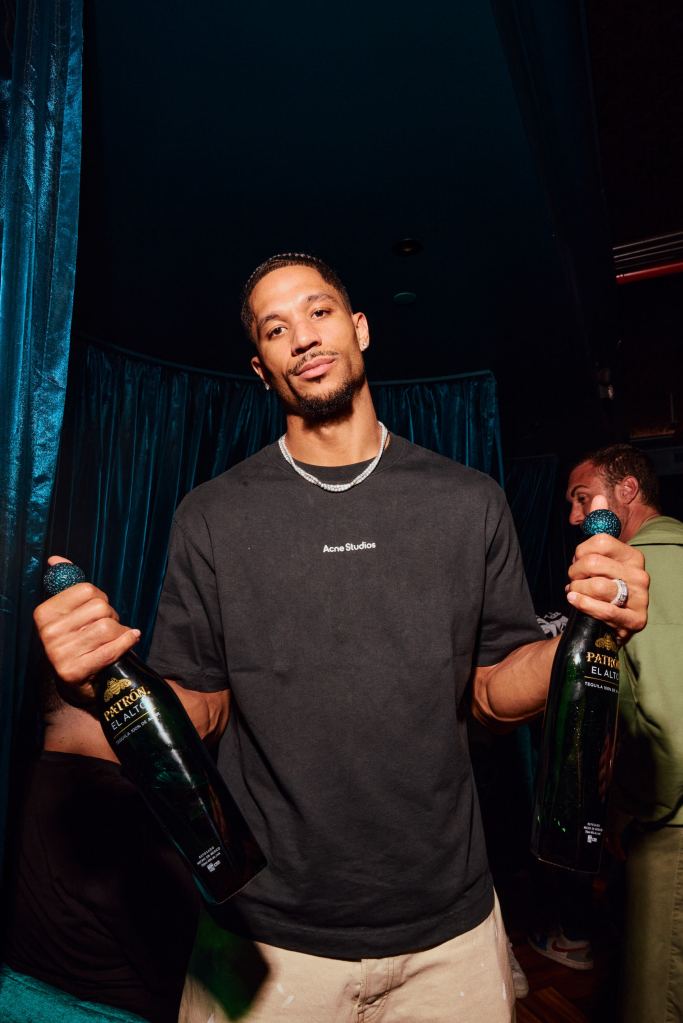 Coming off the heels of the Knicks’ championship victory, Josh Hart brought celebrations back to NYC at Flyfish Club on June 14th, where pours of PATRÓN EL ALTO flowed.