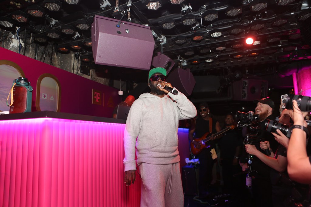 -TMobile and Delta transform speakeasy Laissez Faire in the Beekman Hotel into the “Magenta Sky Lounge,” where iconic rapper T-Pain performed hits like “Buy U a Drank."