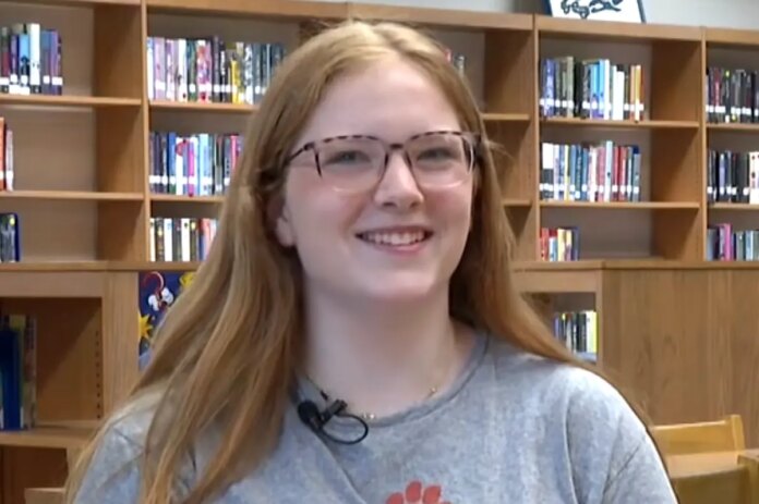 alexis-morrison-straight-a-student-130935090.jpg