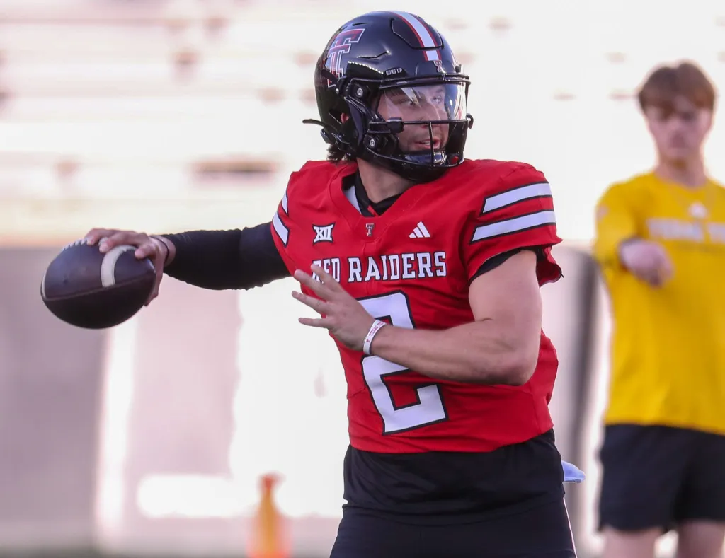 Brendan Sorsby looking to throw the football during a Texas Tech spring game.