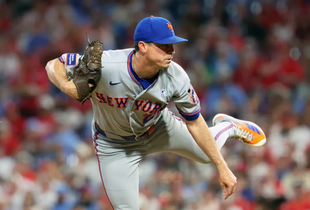 Brooks Raley #25 of the New York Mets delivers a pitch in the seventh inning during a game against the Philadelphia Phillies at Citizens Bank Park on June 21, 2026 in Philadelphia, Pennsylvania.
