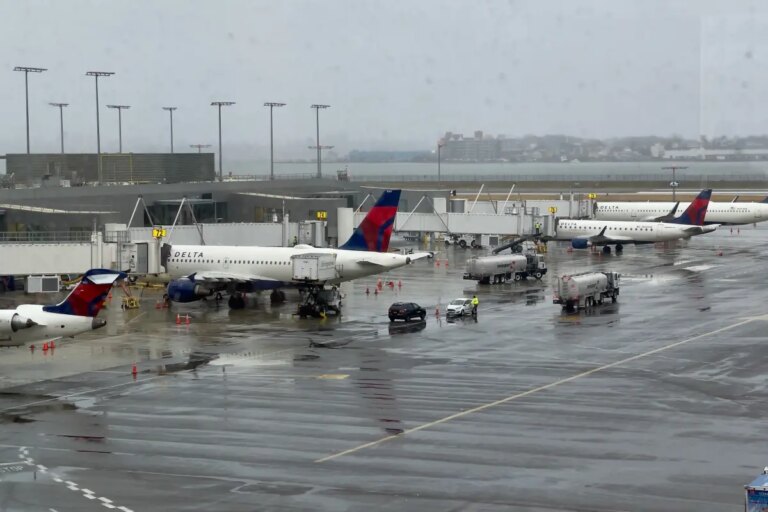 LaGuardia Airport shuts down runway for second time in weeks after pavement issue resurfaces