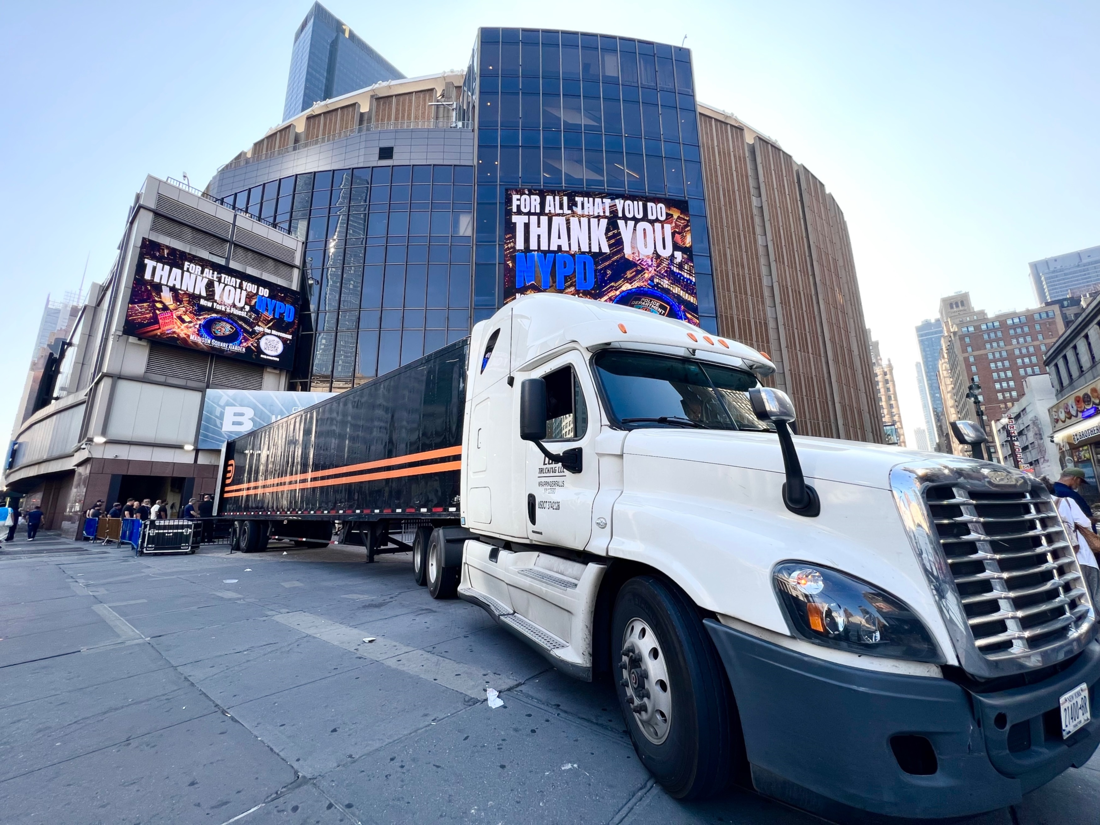 deliveries at MSG before taylor swift, travis kelce wedding