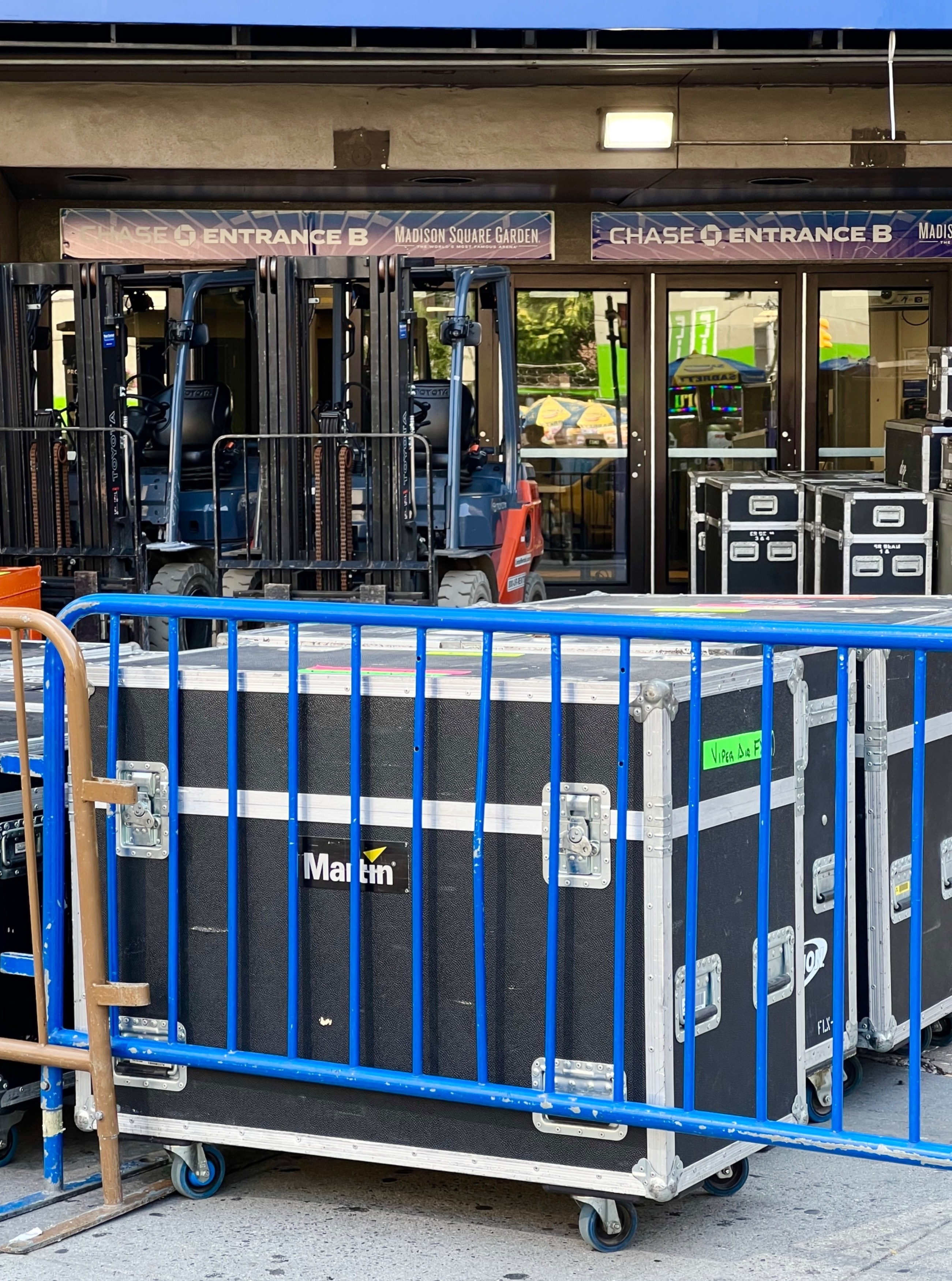deliveries at MSG before taylor swift, travis kelce wedding