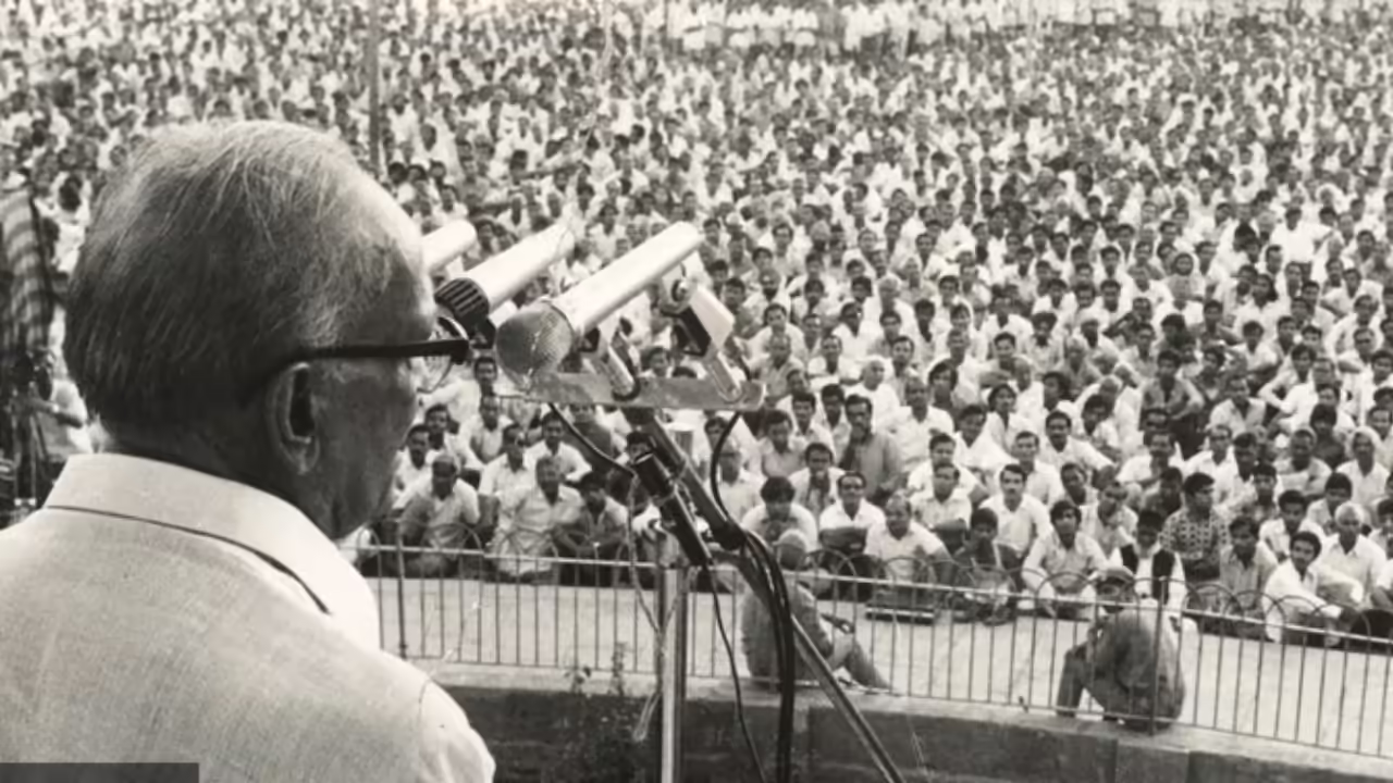 JP Narayan at Patna rally