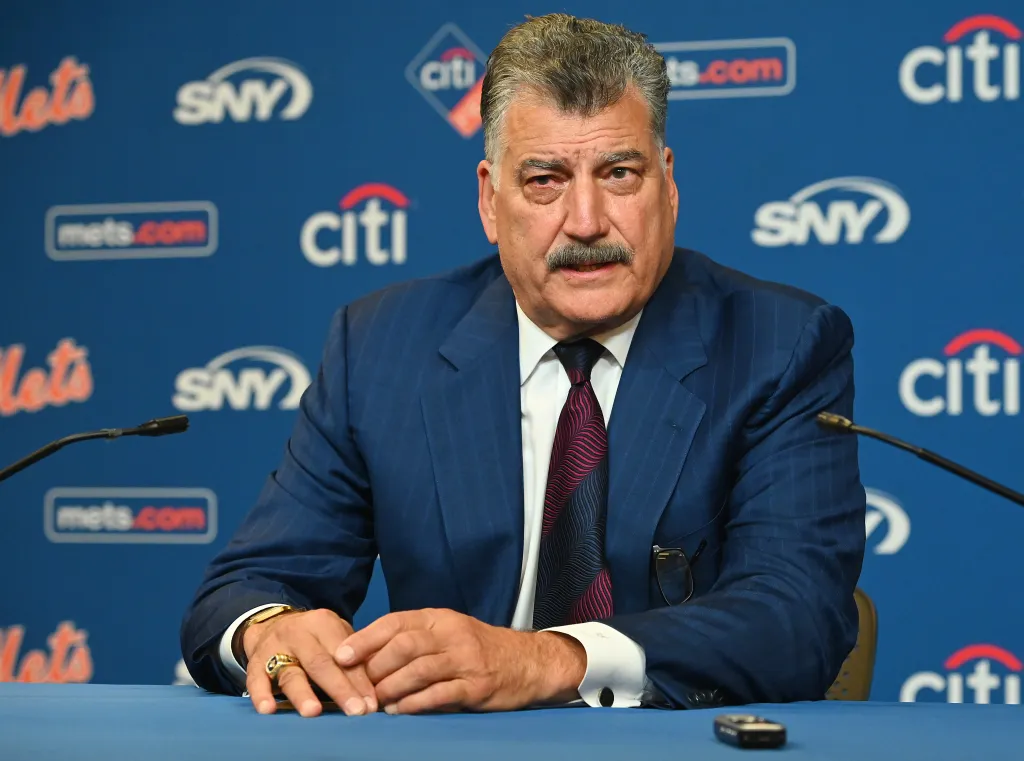 Keith Hernandez at a press conference.