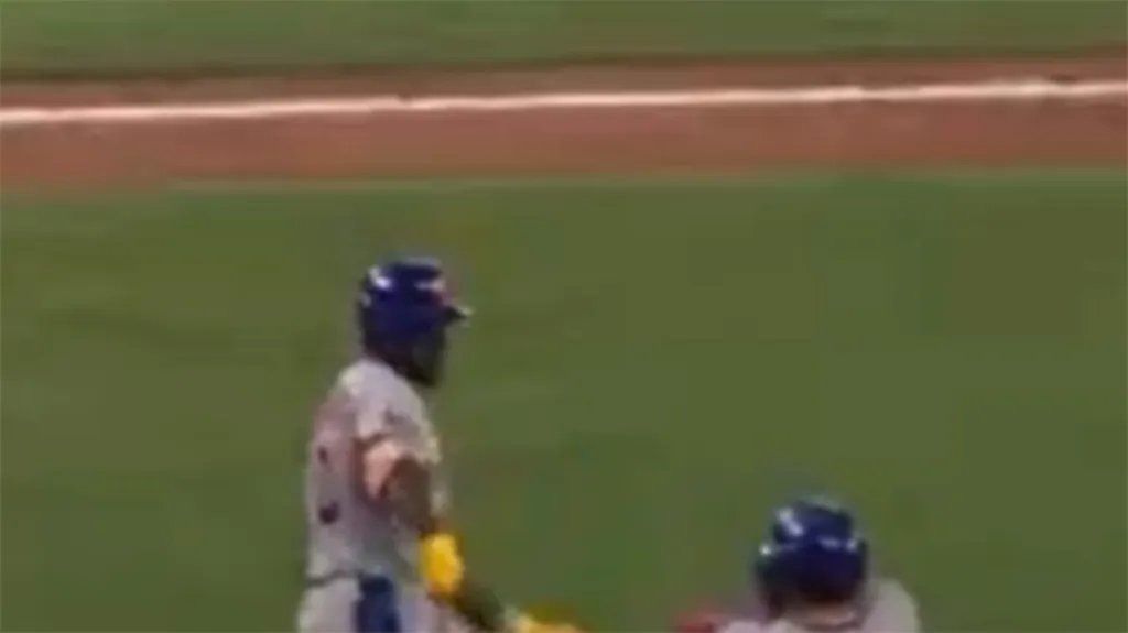 Ronny Mauricio accidentally hit Francisco Alvarez in the on-deck circle.