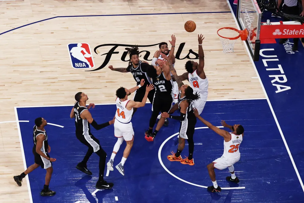OG Anunoby converts on a game-winning tip shot with 1.2 seconds left in the Knicks' historic 107-106 comeback win over the Spurs in Game 4 of the NBA Finals at the Garden.