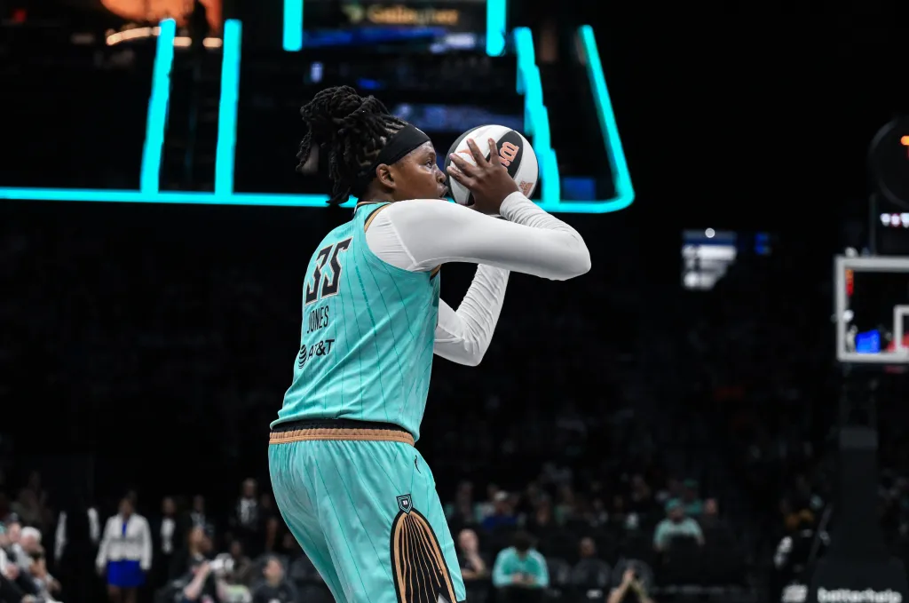 Jonquel Jones (35) shoots the ball against the Washington Mystics during the first half at Barclays Center.