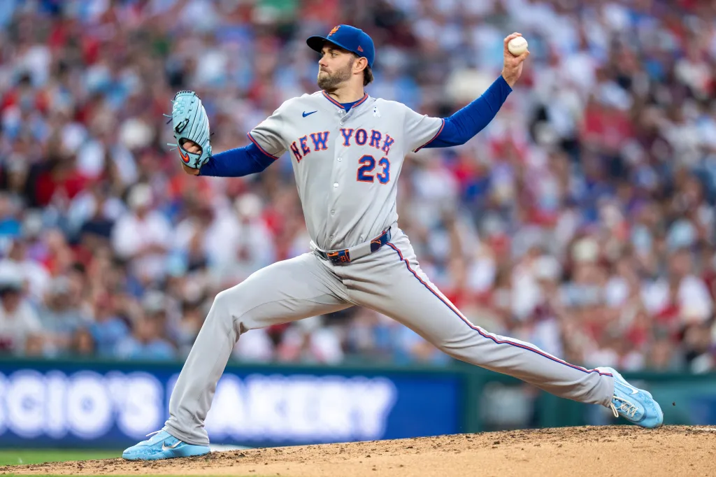 New York Mets relief pitcher David Peterson delivers a pitch.