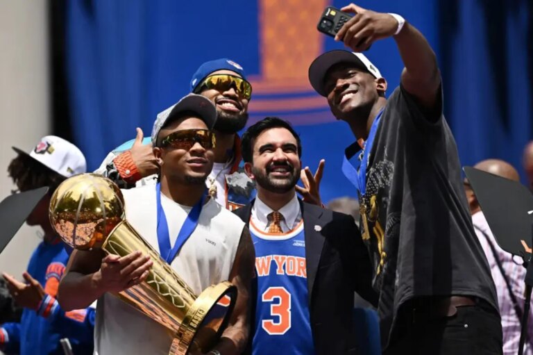 Mamdani soaks up spotlight with droning nearly 10-minute speech at Knicks NYC ceremony