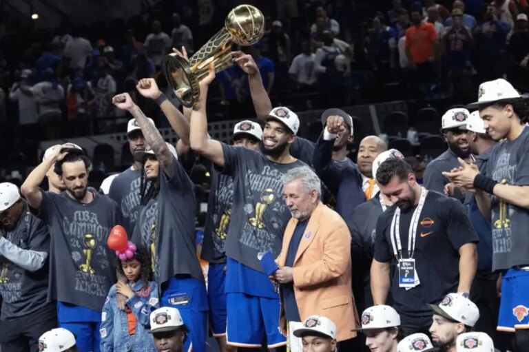 Karl-Anthony Towns celebrates with dad, pays tribute to late Mom after title win