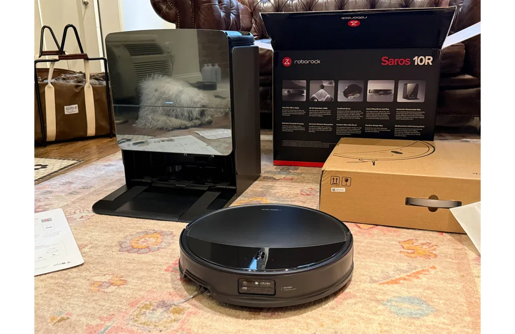 A robot Saros 10R vacuum cleaner on the floor