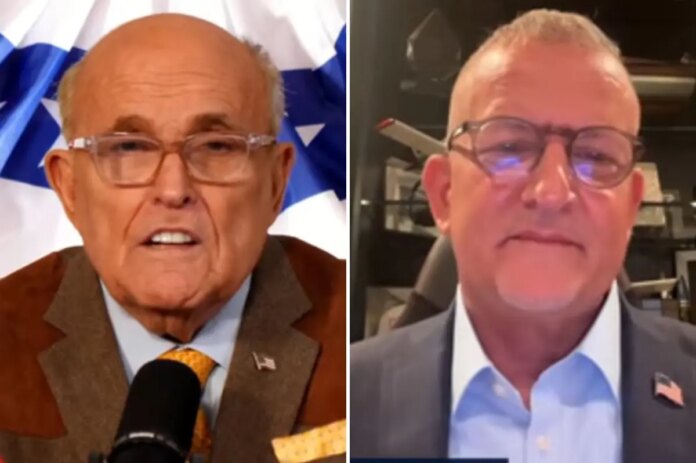split-trump-giuliani-backs-gop-131241529.jpg