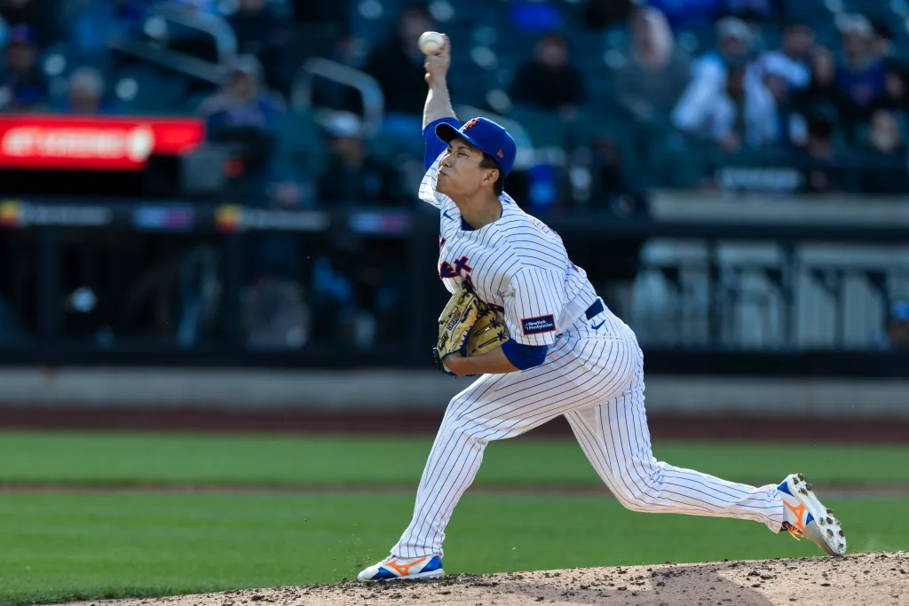 New York Mets pitcher Kodai Senga (34) throws a pitch against the Colorado Rockies.