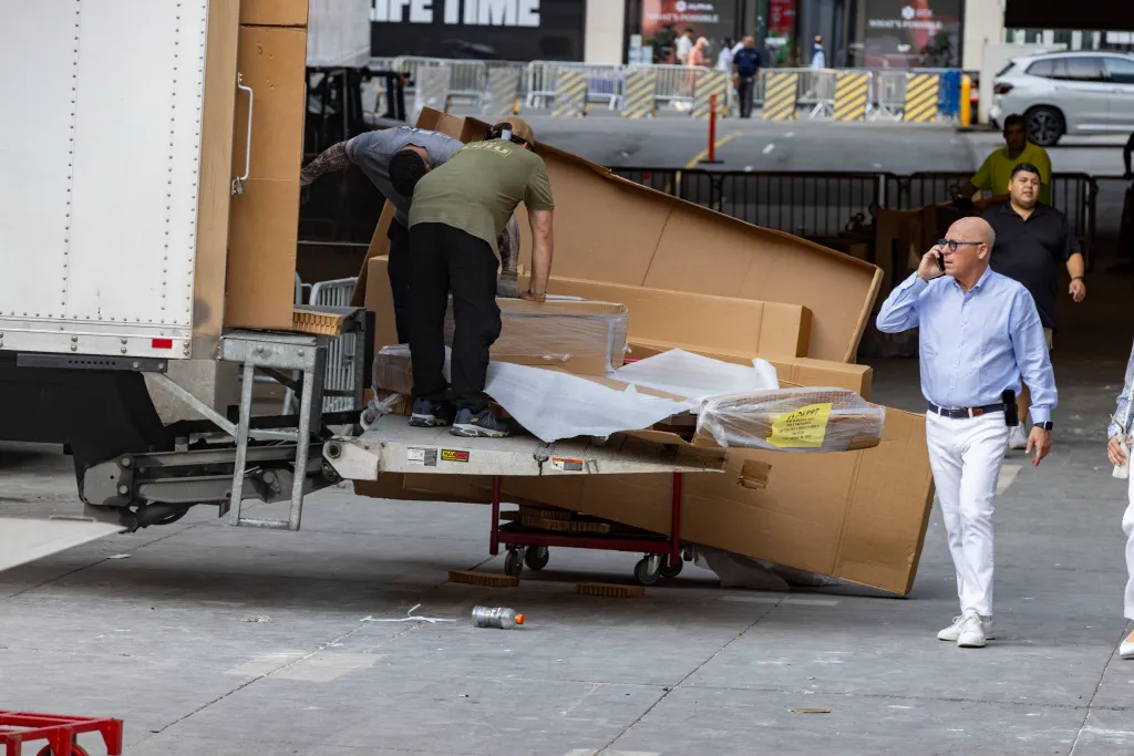 deliveries at MSG before taylor swift, travis kelce wedding