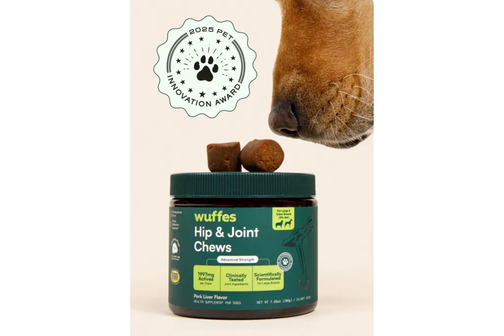 Dog sniffing Wuffes Hip & Joint Chews, with a "2025 Pet Innovation Award" seal.