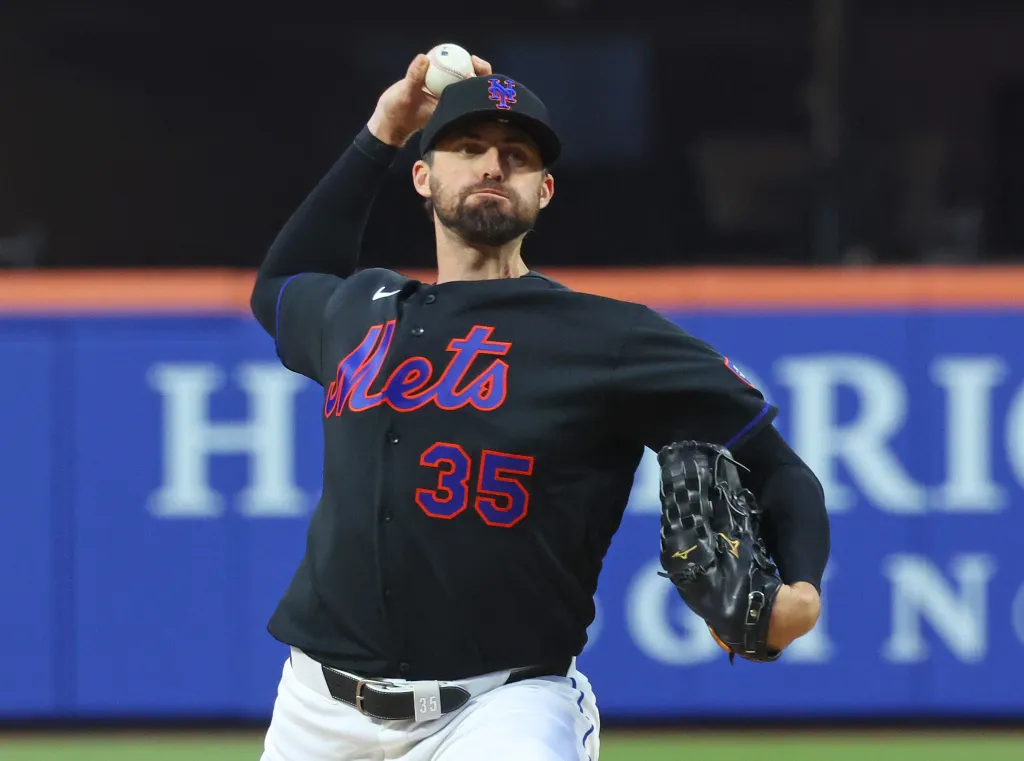Clay Holmes throws a pitch during the Mets' loss to the A's on April 10, 2026 at Citi Fields.
