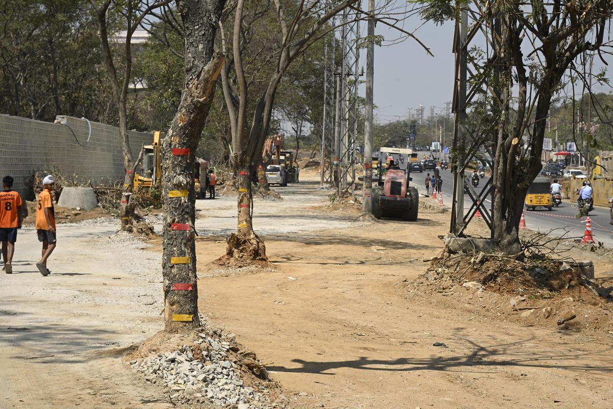 Work on multi-level flyovers offers hope and dread in equal measure to motorists on the busy IIIT road and Gachibowli junction. Work on multi-level flyovers offers hope and dread in equal measure to motorists on the busy IIIT road and Gachibowli junction.