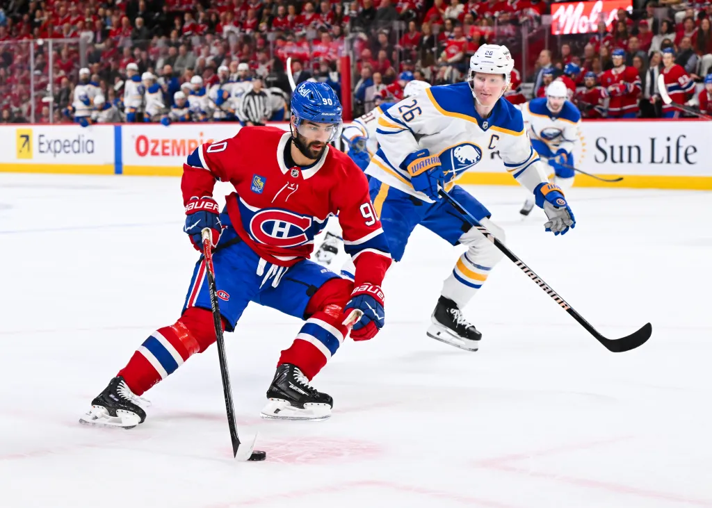 The Rangers are signing Joe Veleno (90) in NHL free agency.