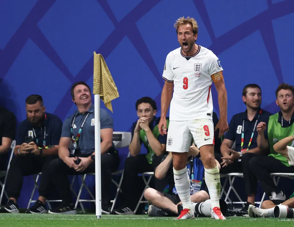Harry Kane celebrates his second goal for England at the FIFA World Cup 2026.