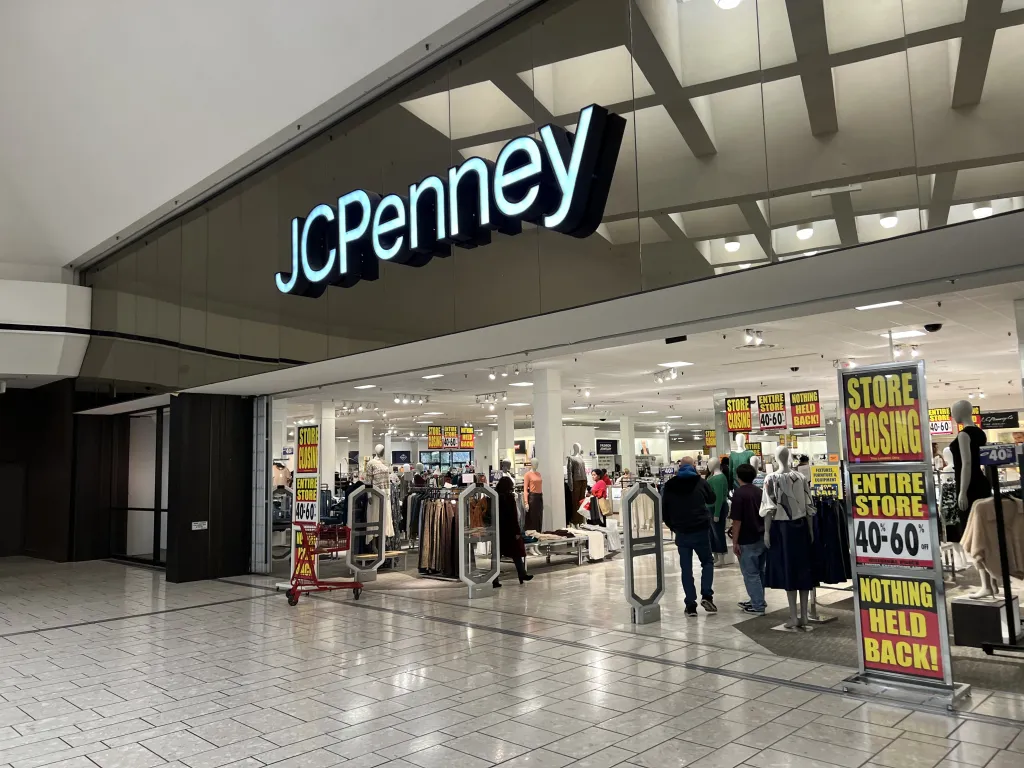 JCPenney store with "Store Closing" signs offering 40-60% off.